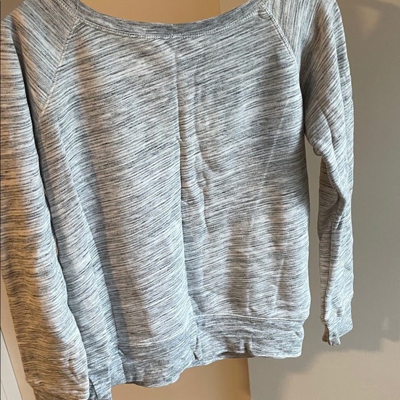 Vermont Women's Gray Off Shoulder Sweater Size S - Picture 3 of 3